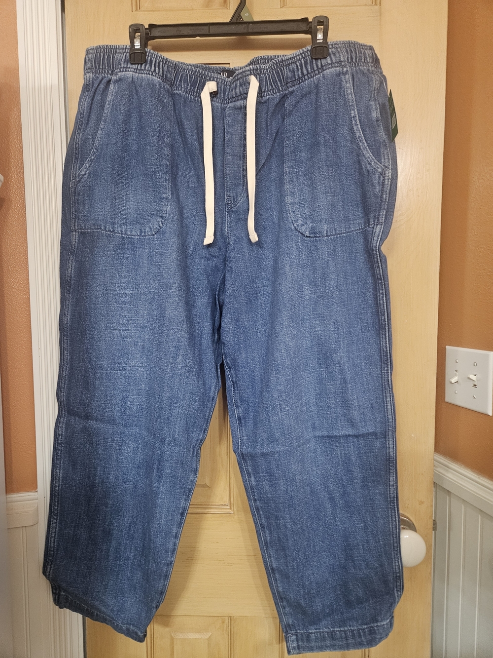 Women's Elastic Waist Blue Denim Pull-On Jeans